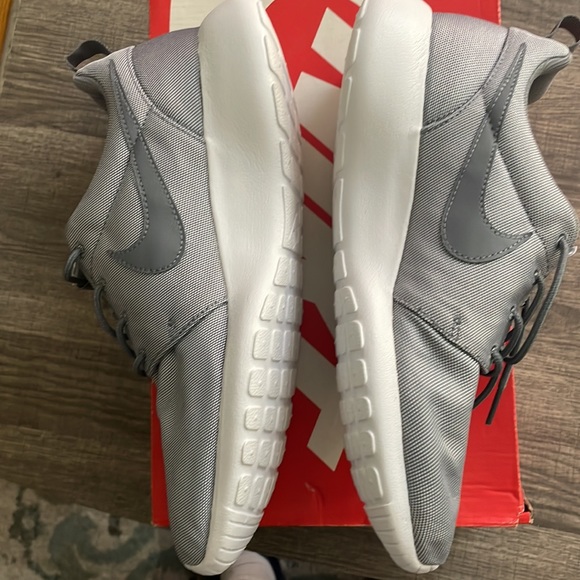 Nike Roshe one Premium sz-8.5 - Picture 2 of 6